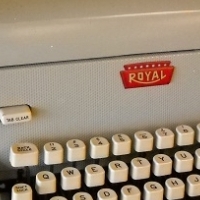 Royal typewriter photos of Royal FP by year then serial number by date