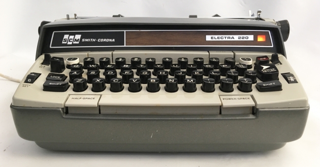 Smith Corona "Electra 220 Automatic" from the front...