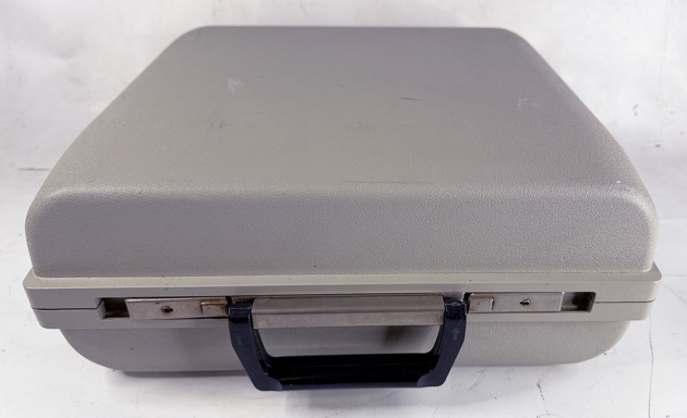 Olivetti "Studio 45" travel case... Olivetti "Studio 45" travel case...