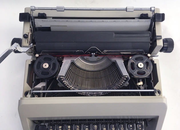 Olivetti "Studio 45" from under the hood...