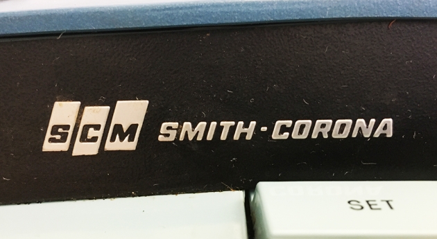 Smith-Corona "Galaxie Twelve" detail...