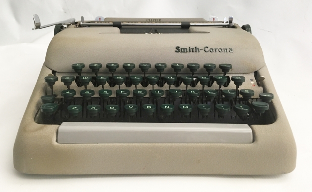 Smith-Corona "Clipper" from the front...
