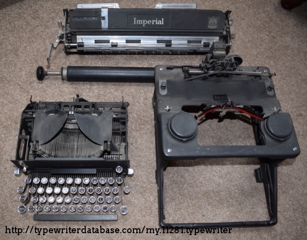 A very easy typewriter to disassemble for cleaning and repair!