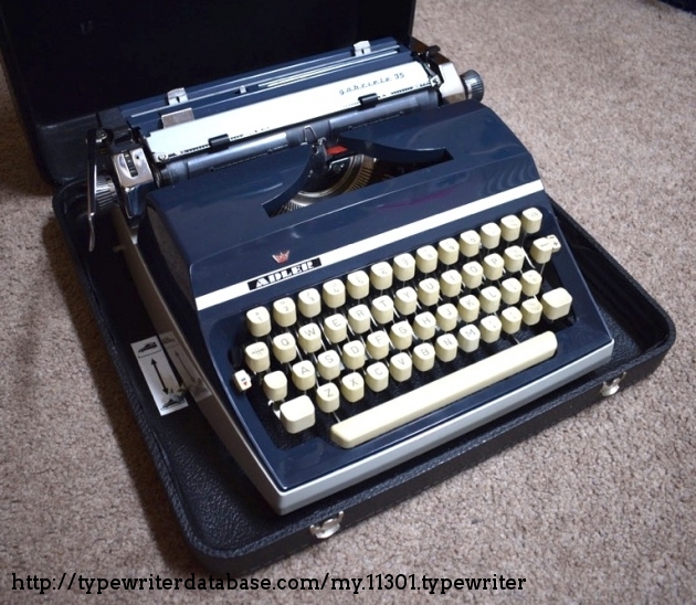 The typewriter fits well in its carrying case. The lid lifts off completely so you can use the machine whilst it is is its case base.  However, I find that it 'rocks' when used in the case and is better removed for use.