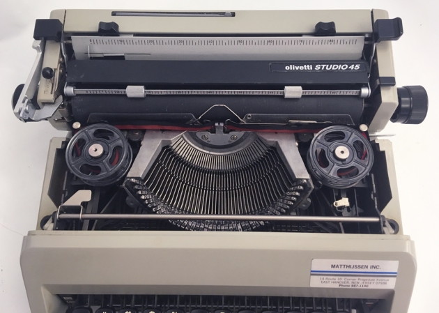 Olivetti "STUDIO45" from under the hood...