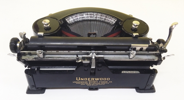 Underwood "Noiseless Portable" from the back...