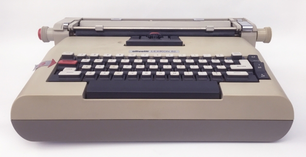 Olivetti "Lexikon 82" from the front...