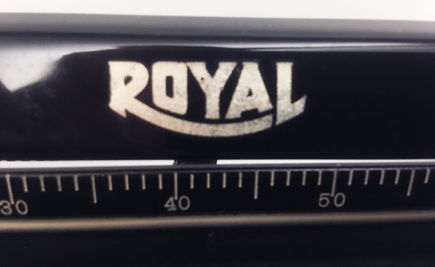 Royal "O" from the top (logo detail)...