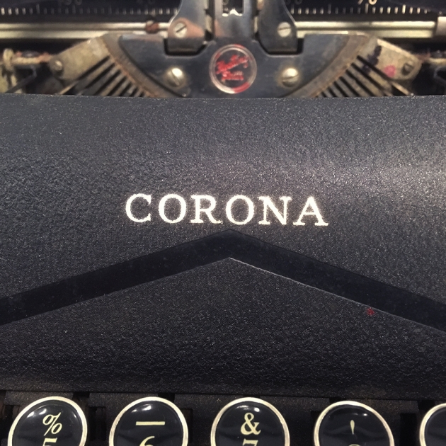 Smith Corona "Standard" maker logo on the front...