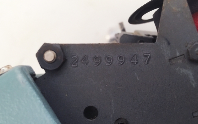 Olivetti "Lettera 32"  serial number location...
