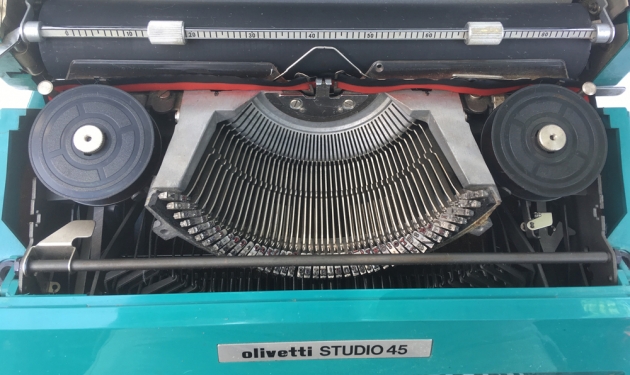 Olivetti "Studio 45" from under the hood...