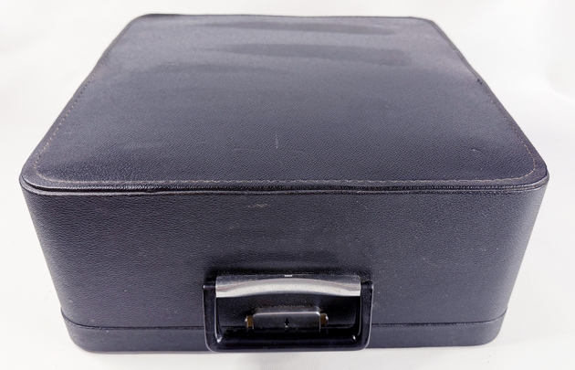 Olympia "SM9" travel case...