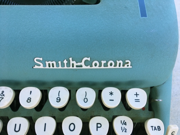 Smith Corona "Silent Super" from the logo on the front...