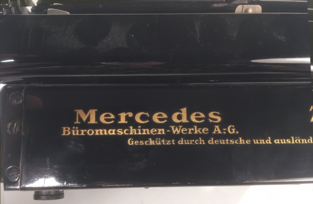 Mercedes "Superba" from the back (detail left)...