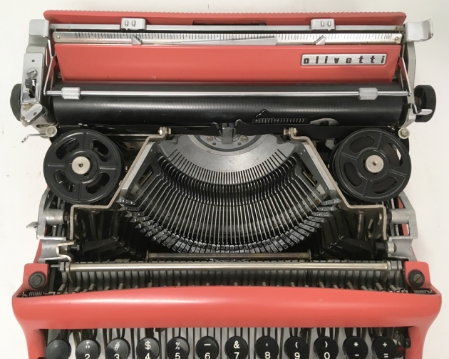 Olivetti Lettera "22" from under the hood...