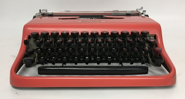 Olivetti Lettera "22" from the front...