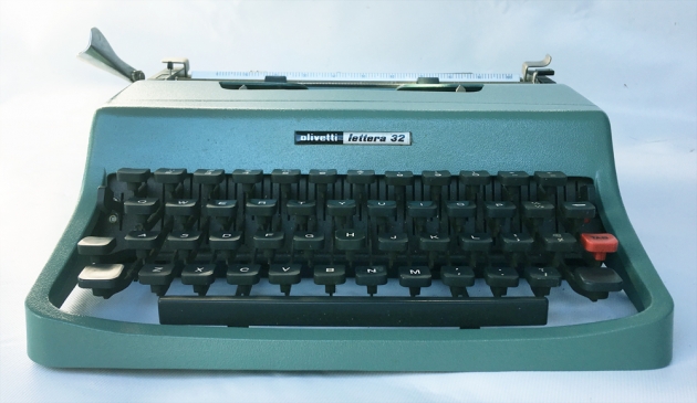 Olivetti "Lettera 32" from the front...