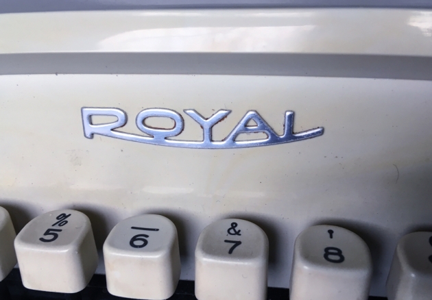 Royal "Safari" maker logo on front...