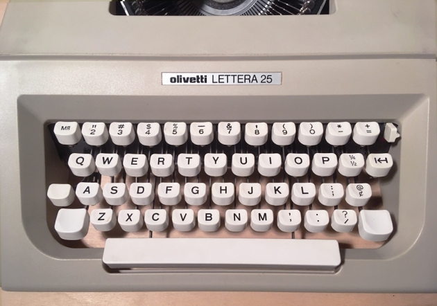 Olivetti Lettera "25" from the keyboard...