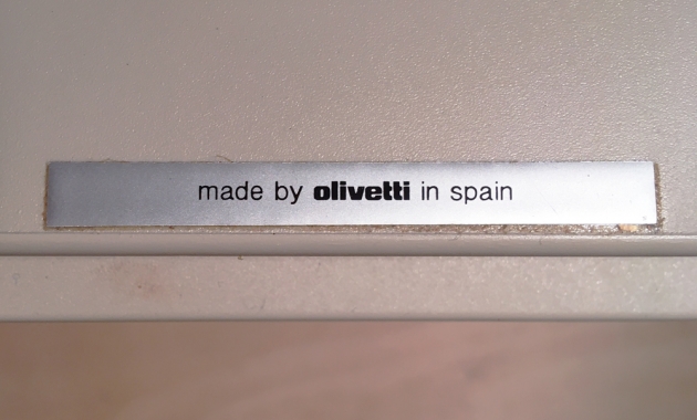 Olivetti Lettera "25" from the back (detail)...