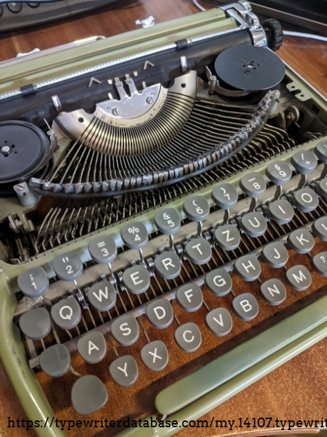 QWERTZ keyboard with cover removed