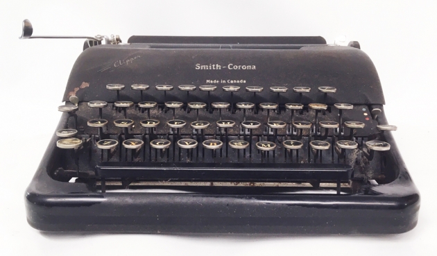 Smith Corona "Clipper" from the front...