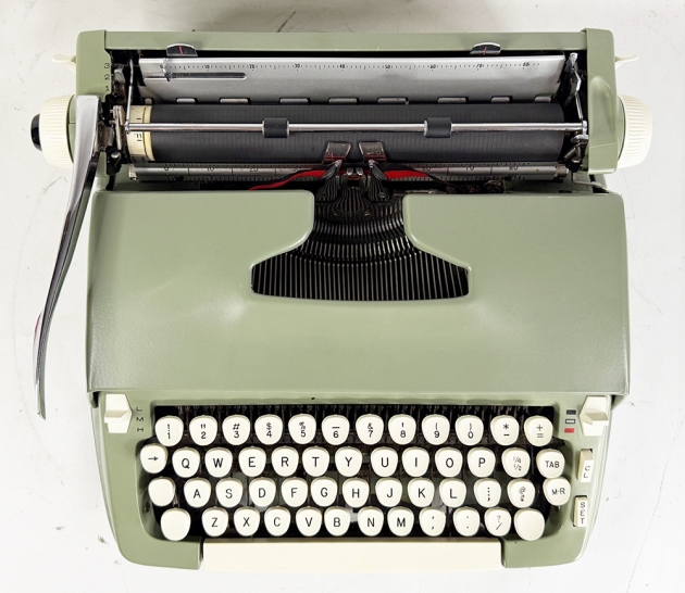 Smith Corona "Super Sterling" from the top... Smith Corona "Super Sterling" from the top...