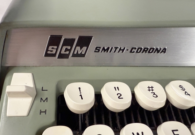 Smith Corona "Super Sterling" from the maker logo on the front... Smith Corona "Super Sterling" from the maker logo on the front...