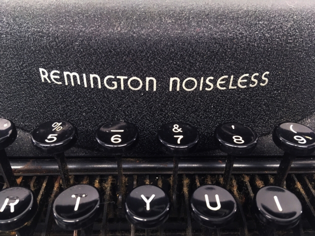 Remington "Noiseless 7" from the logo on the top...