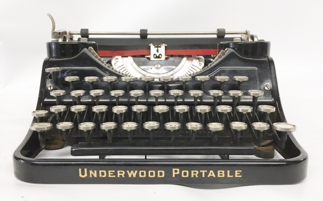 Underwood "Portable" (4 Bank) from the front...