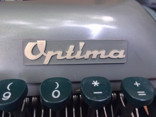 Optima "Humber 77" from the logo on the front...