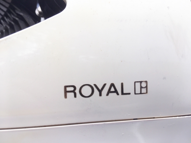 Royal  " Eldorado Deluxe" Maker logo on the front...