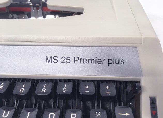 Olivetti "MS 25 Premier plus" from the model logo on the right side of the front ...