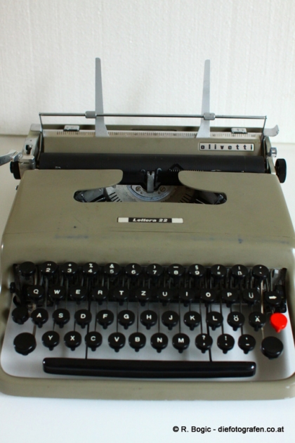 German QUERTZ Keyboard including Tabulator Key