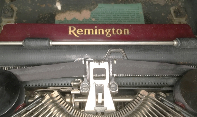 Remington "Portable" from the logo on the top...