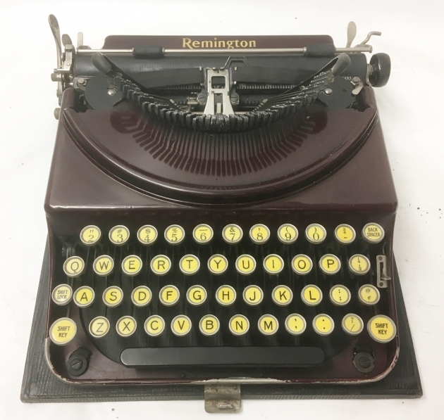 Remington "Portable" from the front (keys up)...