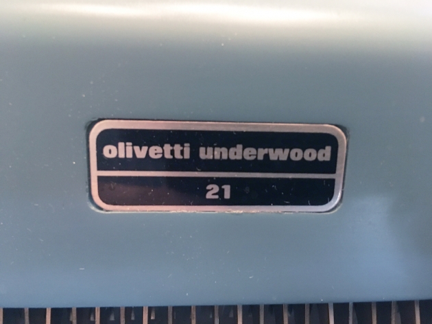 Olivetti-Underwood "21"  from the logo on the front...