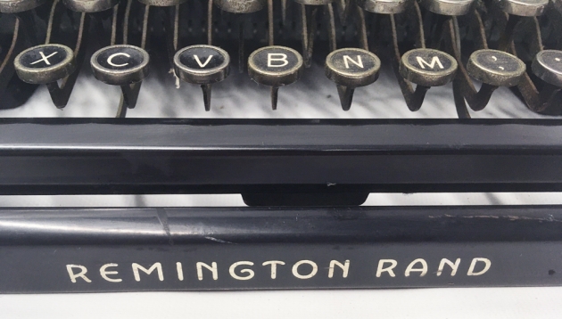 Remington "Model 5 Streamline" from the front...(detail)