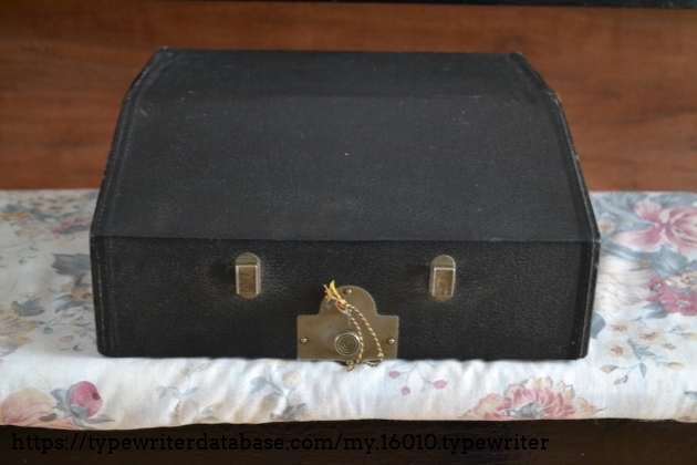 Case - 1927 Underwood Portable 4 Bank #4B130080