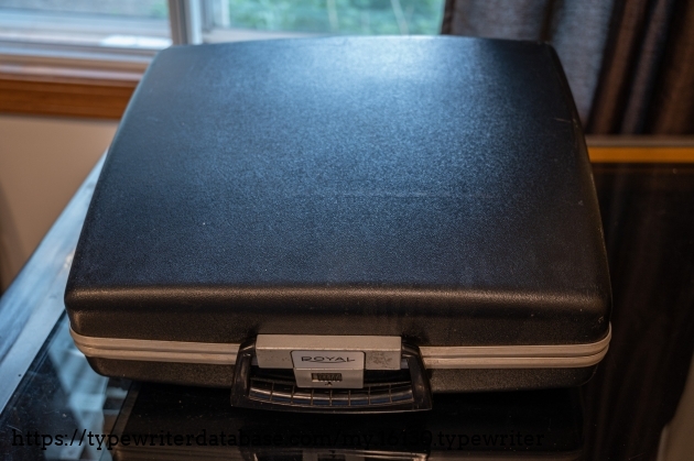 The case. It looks like the aluminum Samsonite cases that Smith Corona was using at the time, but it is nowhere near as durable. The black parts are actually plastic. This was disgustingly filthy when I got it, but has cleaned up pretty well.