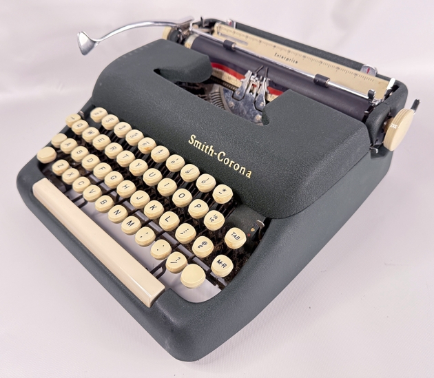 Smith Corona "Enterprise" from the right side, 3/4 view...