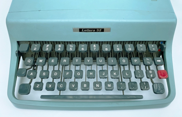 Olivetti "Lettera 32"  from the keyboard....