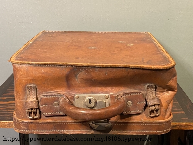 Gorgeous crate, but it took a hit at some point, which I suspect is the same impact that caused the cracked lid.