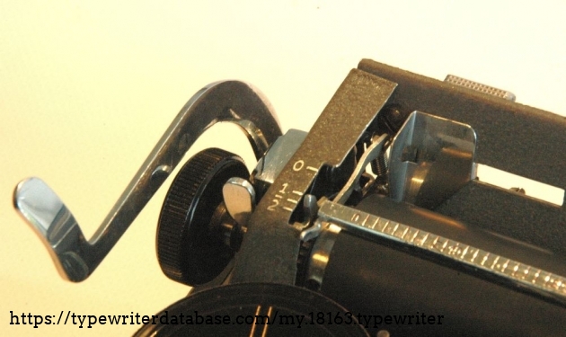 the CR-lever.
Line-space selector is tiny, the indicating arrow is even smaller