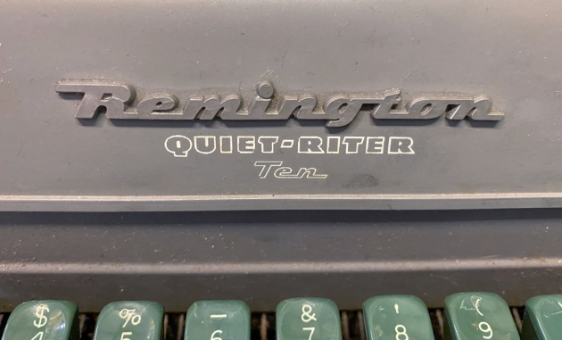 Remington "Quiet-Riter Ten" from the maker/model logo on the front...