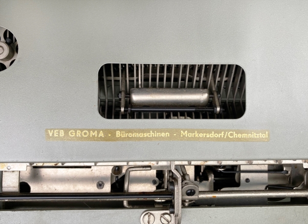 Groma "Combina" from the bottom...(detail)