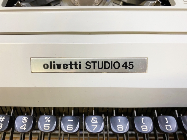 Olivetti "Studio 45" from the maker/model logo on the front...