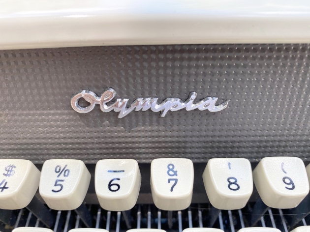 Olympia "SM7" from the maker logo on the front...