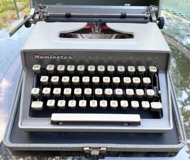 Remington "Travel-Riter" from the front...(detail)