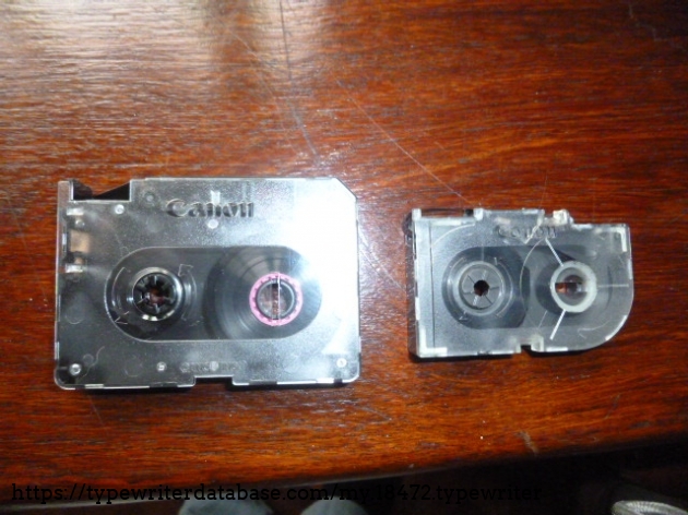 The ribbon cassette in the Typemate (right) is different from the Typestar ribbon cassette (left)
